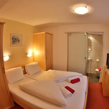 Altamira Apartment *